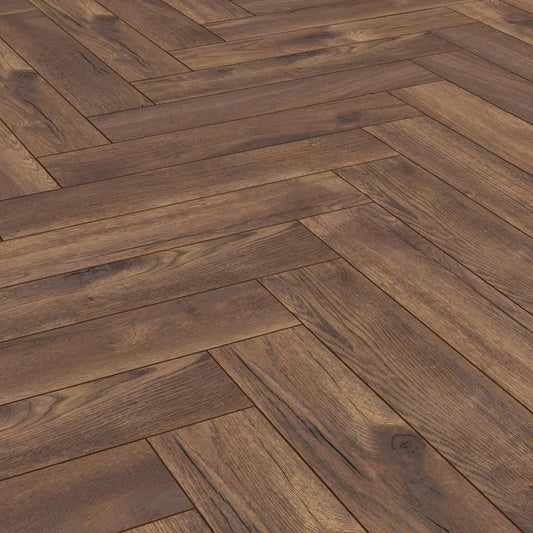 Authentik Dark Oak Fischgrät-Laminatboden
