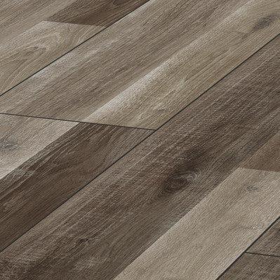Parquet sol stratifié en chêne. Parquet élégant pour sol avec relief et nuances
